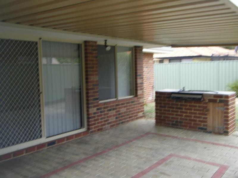 16 Dunnage Court, Atwell WA 6164