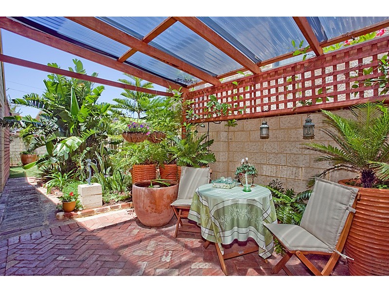 16 Delamere Lane, Beaconsfield WA 6162