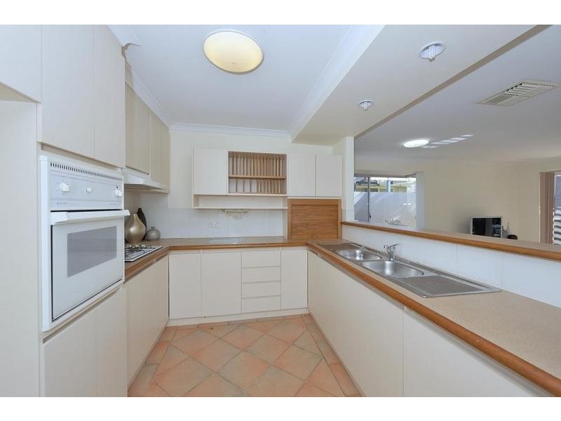 3/4 Groves Avenue, Attadale WA 6156