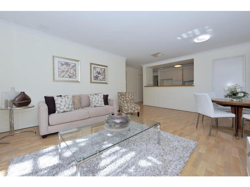 3/4 Groves Avenue, Attadale WA 6156