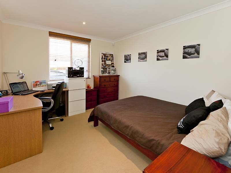 98 Winterfold Road, Samson WA 6163