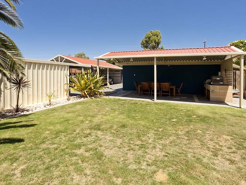 98 Winterfold Road, Samson WA 6163