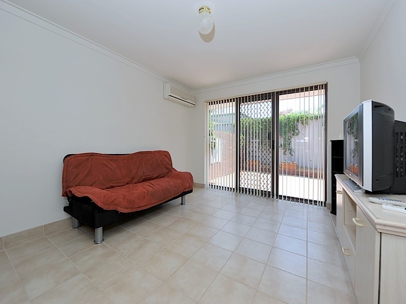 2/31 Birdwood Circus West, Bicton WA 6157