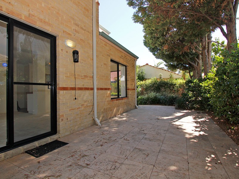 3/12 Lentona Road, Attadale WA 6156