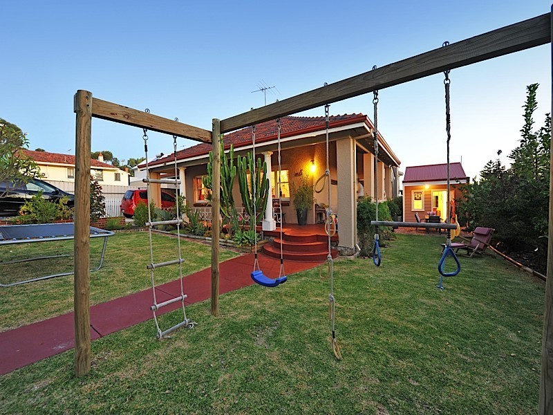 257 South Street, Beaconsfield WA 6162