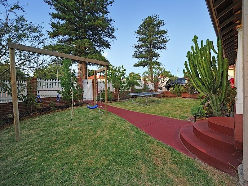 257 South Street, Beaconsfield WA 6162