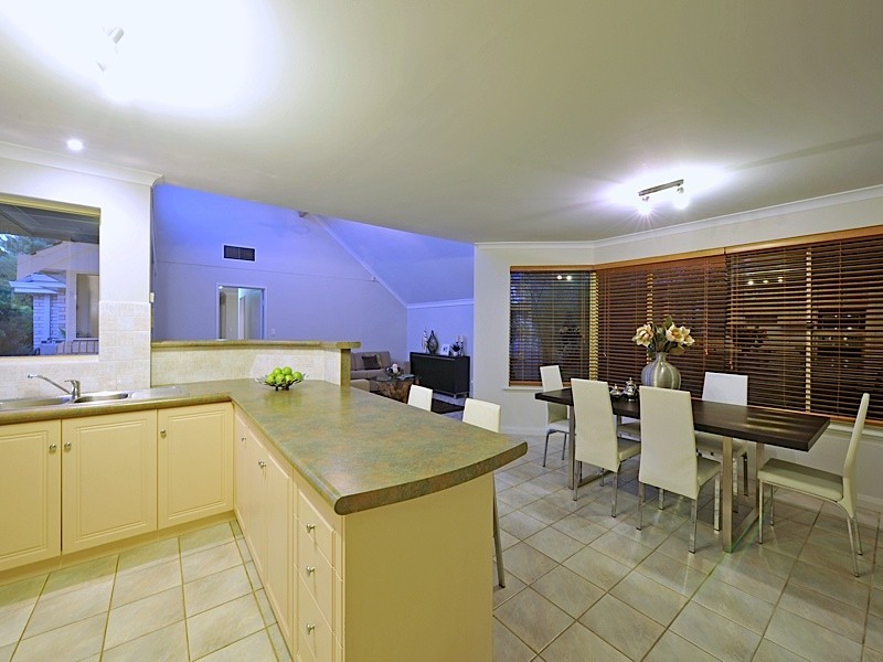 31 Curedale Street, Beaconsfield WA 6162