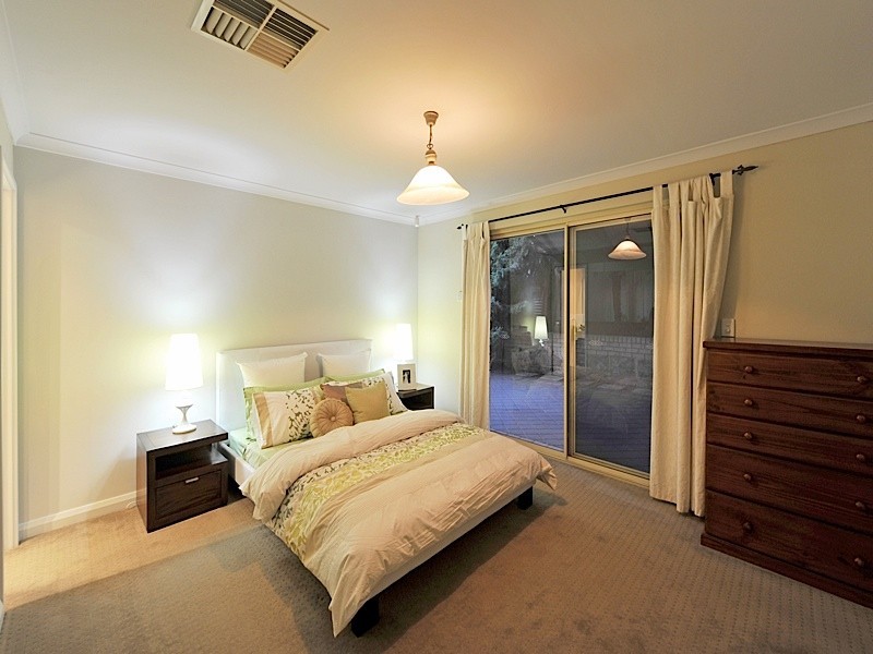 31 Curedale Street, Beaconsfield WA 6162