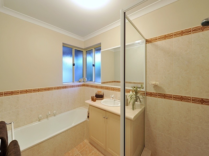 31 Curedale Street, Beaconsfield WA 6162