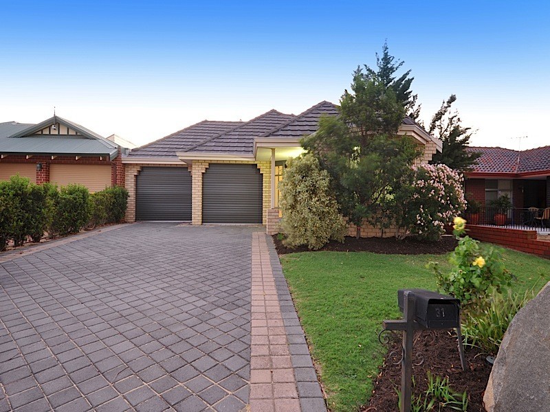 31 Curedale Street, Beaconsfield WA 6162