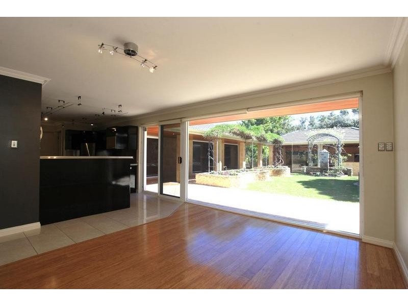 190 Burke Drive, Attadale WA 6156