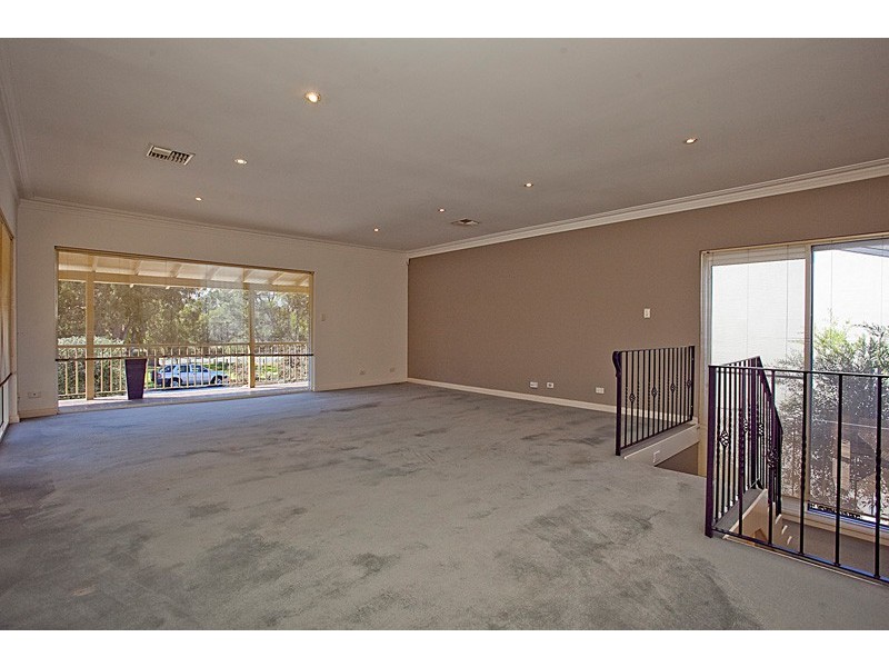 190 Burke Drive, Attadale WA 6156