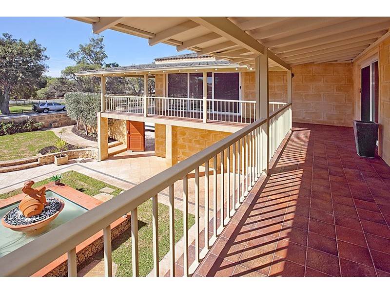 190 Burke Drive, Attadale WA 6156