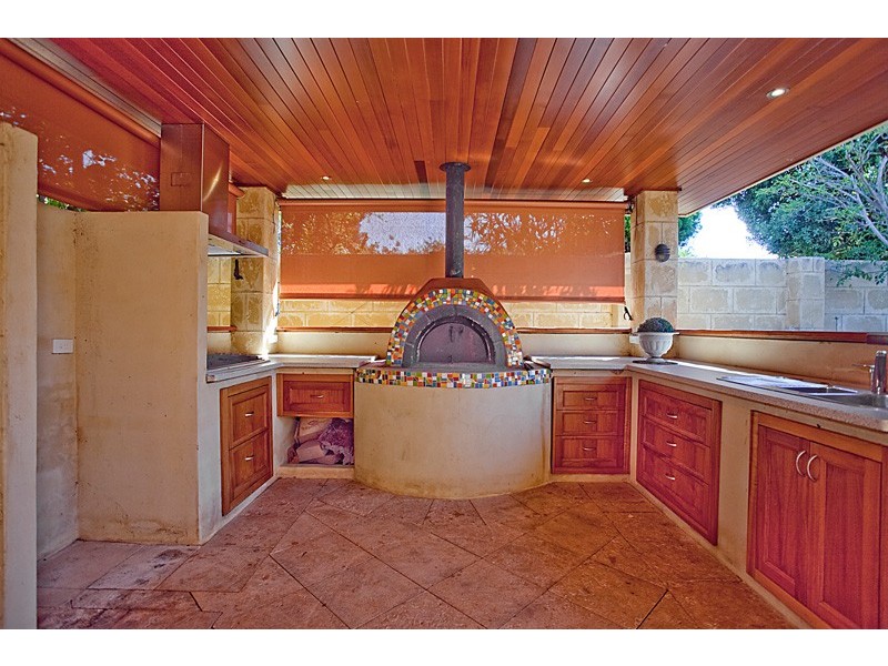 190 Burke Drive, Attadale WA 6156