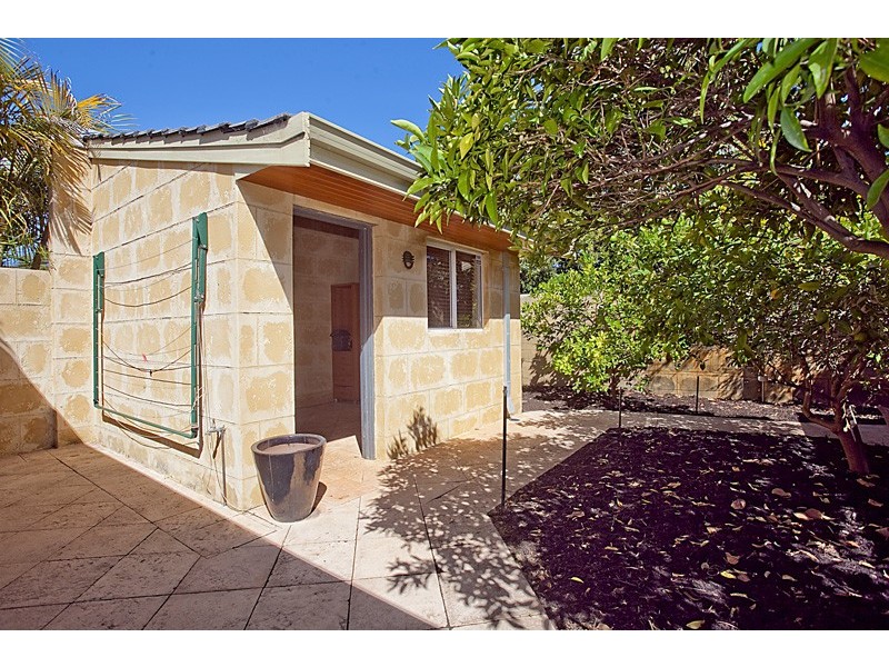 190 Burke Drive, Attadale WA 6156