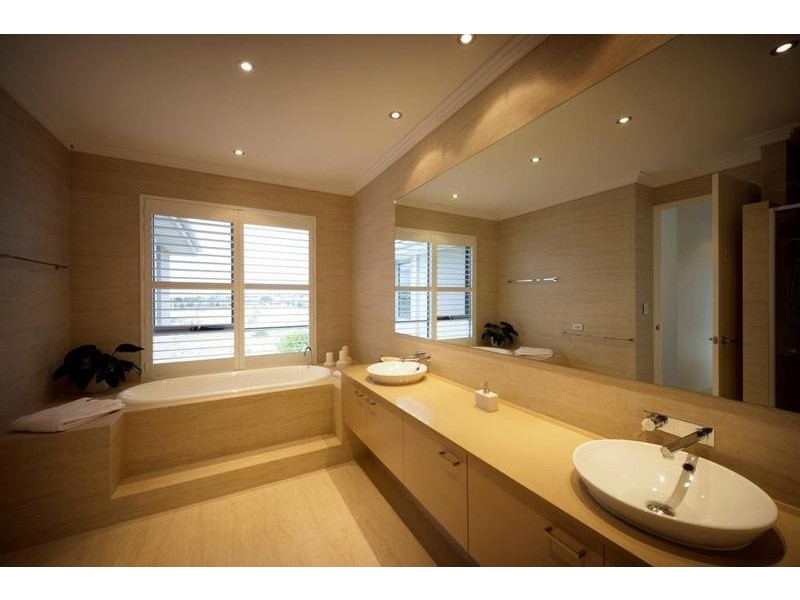 8 Draper Street, North Coogee WA 6163