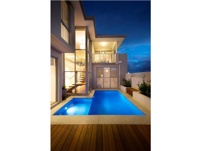 8 Draper Street, North Coogee WA 6163