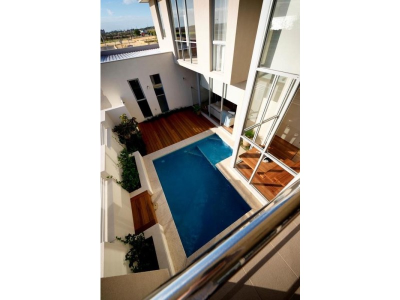 8 Draper Street, North Coogee WA 6163