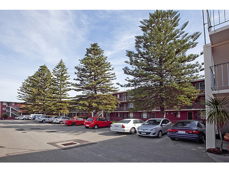 2/75 Phoenix Road, Spearwood WA 6163