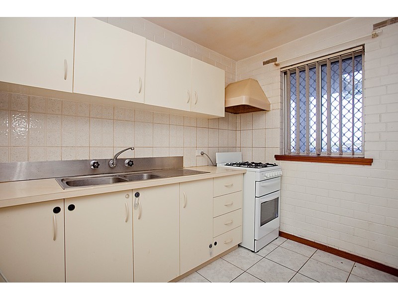 2/75 Phoenix Road, Spearwood WA 6163