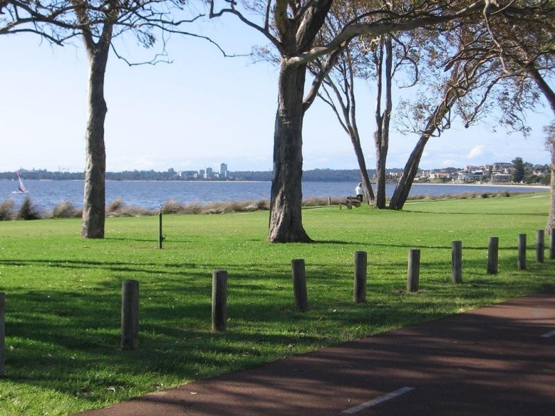 4/84 Matheson Road, Applecross WA 6153