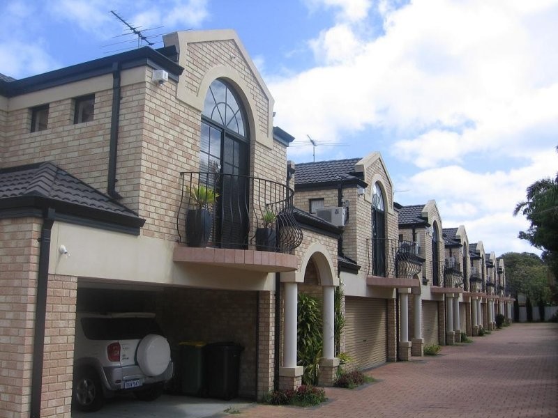 3/163 Stock Road, Attadale WA 6156