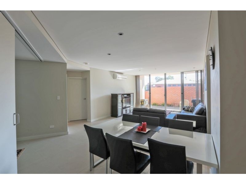 1/3 Rockingham Road, Hamilton Hill WA 6163