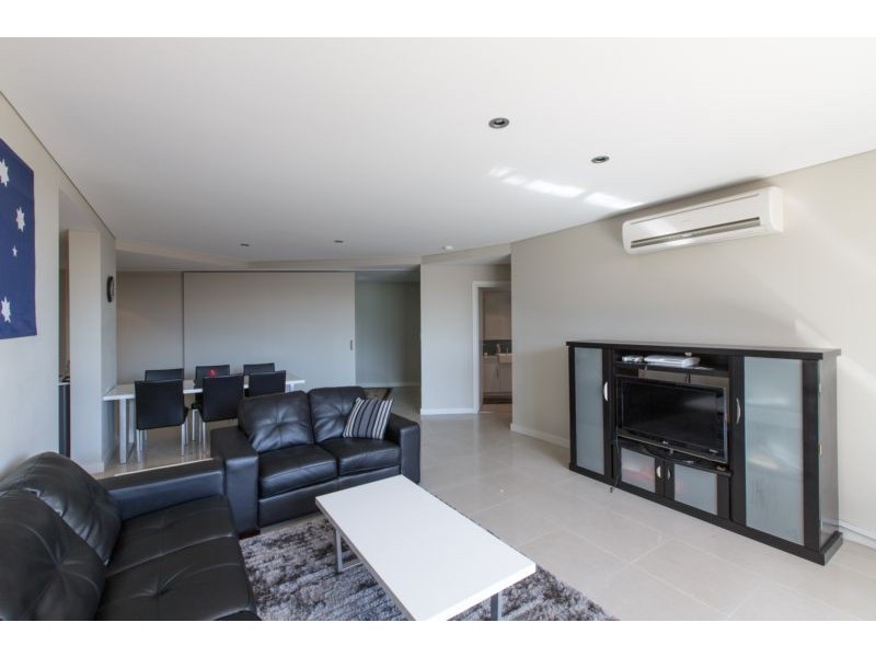 1/3 Rockingham Road, Hamilton Hill WA 6163