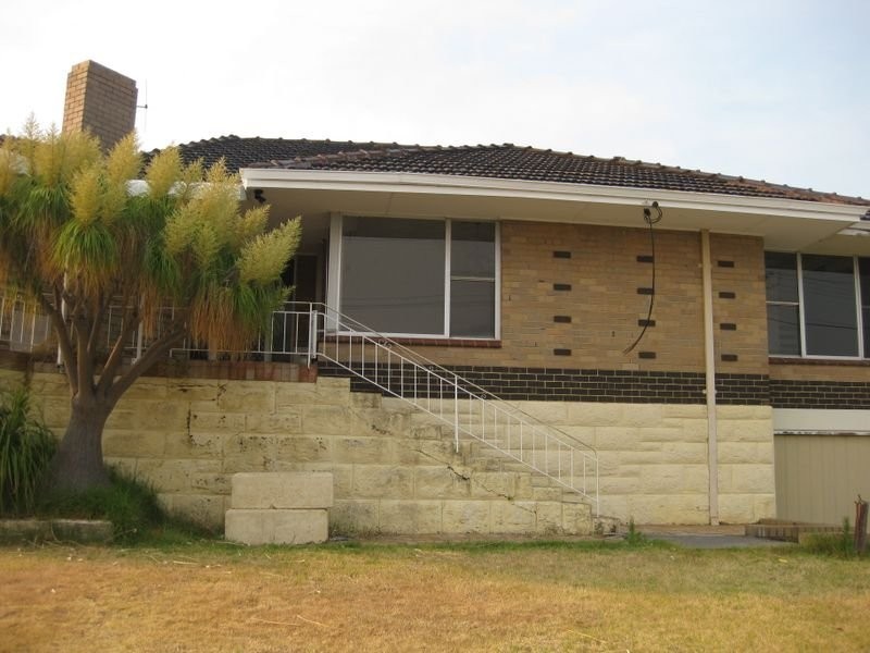 5 McCoy Street, Melville WA 6156