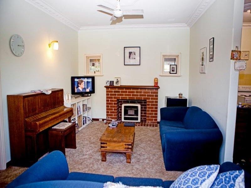 38 McLean Street, Melville WA 6156