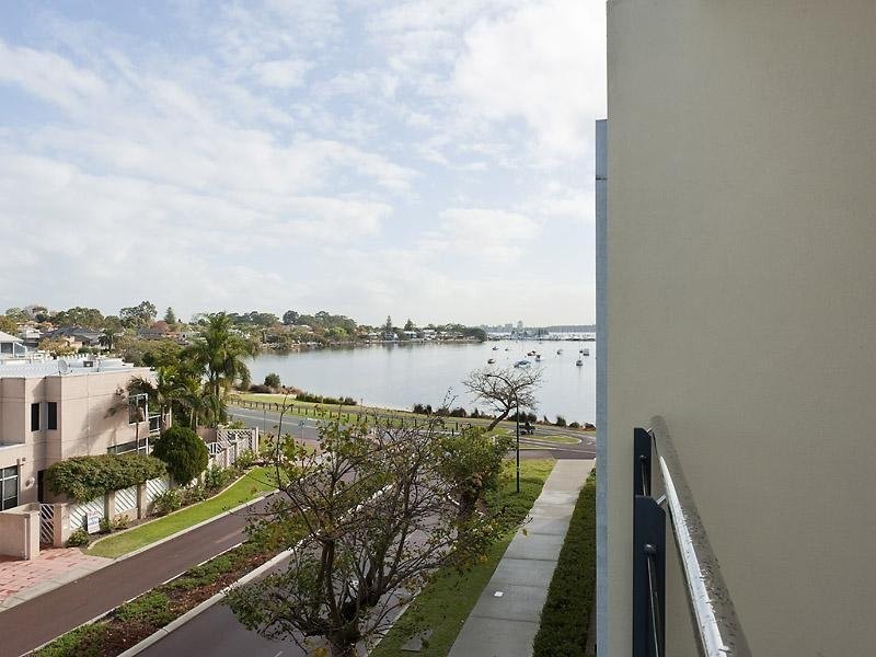 W304/70 Canning Beach Road, Applecross WA 6153