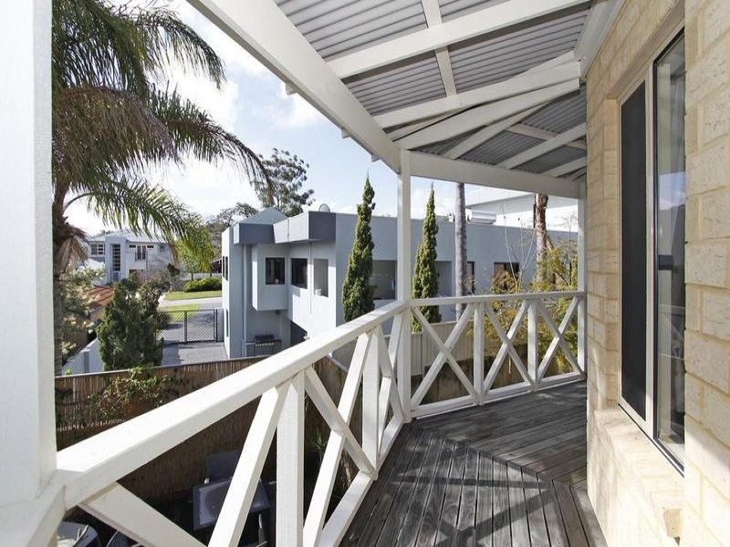 95A Point Walter Road, Bicton WA 6157