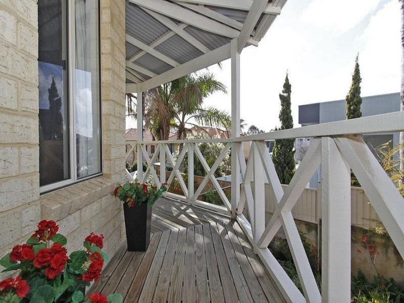 95A Point Walter Road, Bicton WA 6157