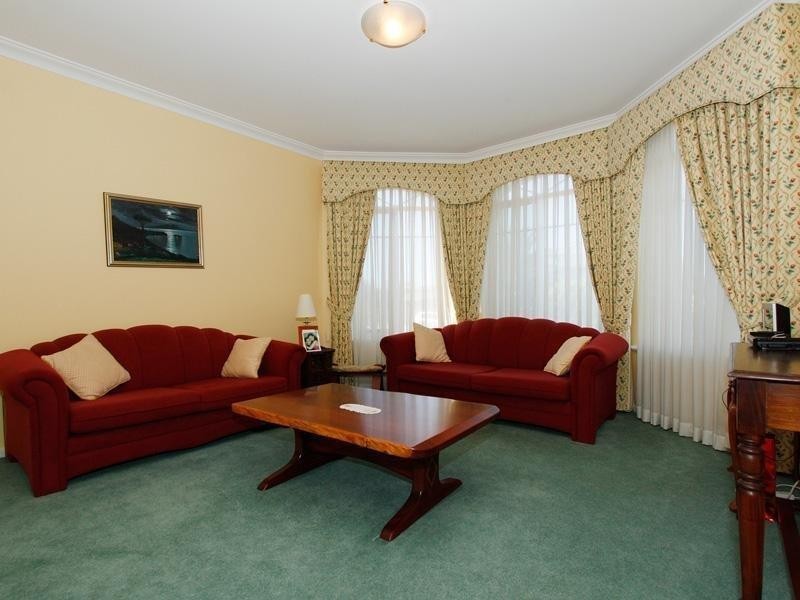 5 Linton Road, Attadale WA 6156