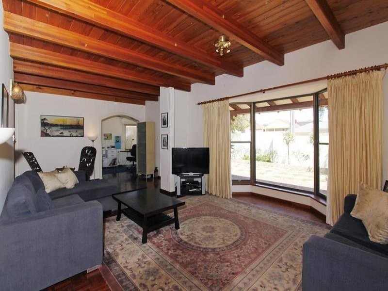 9 Crewe Street, Bicton WA 6157