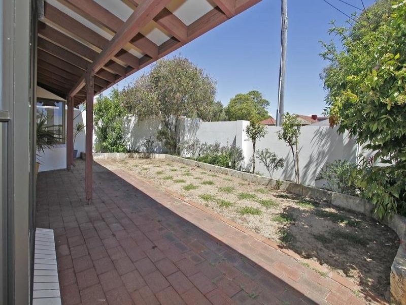 9 Crewe Street, Bicton WA 6157