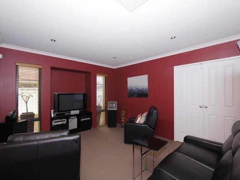 28 Peterborough Circle, North Lake WA 6163