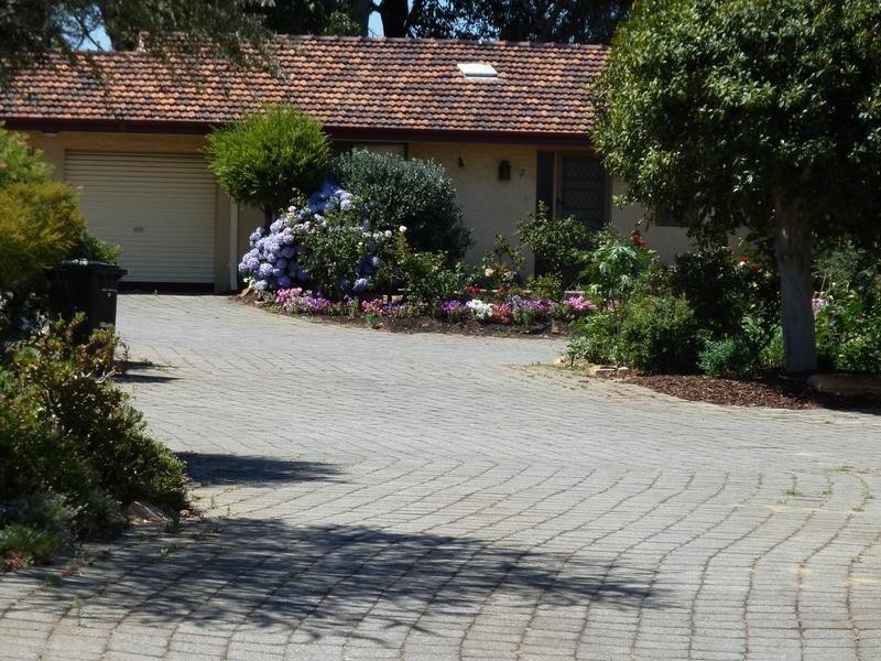 7/5 Kitchener Road, Melville WA 6156