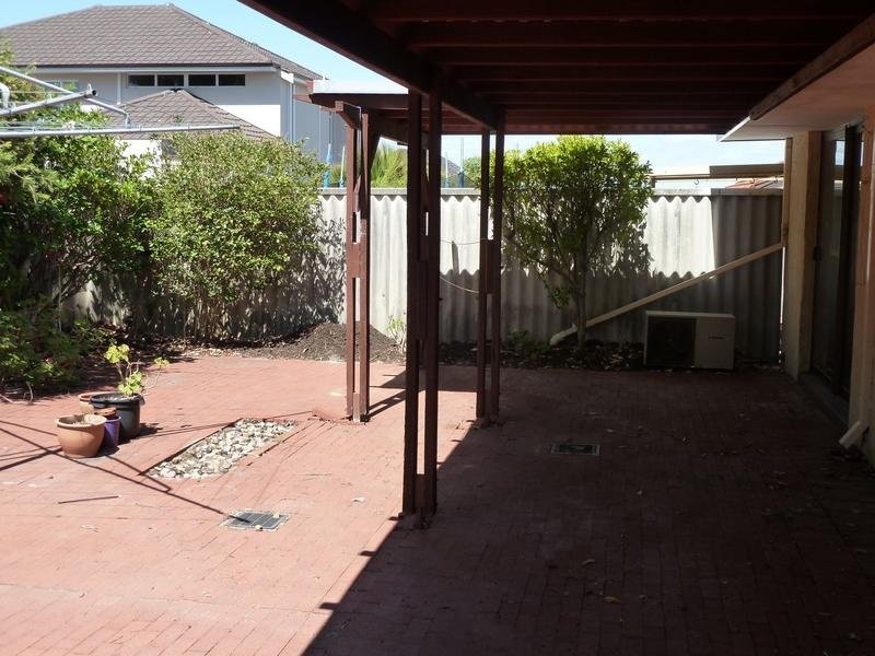 7/5 Kitchener Road, Melville WA 6156