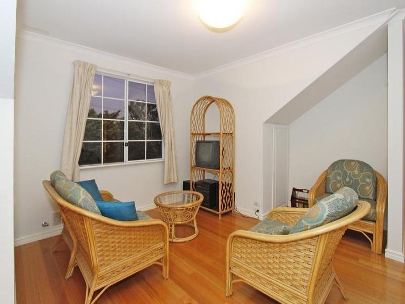 5 Potts Street, Melville WA 6156