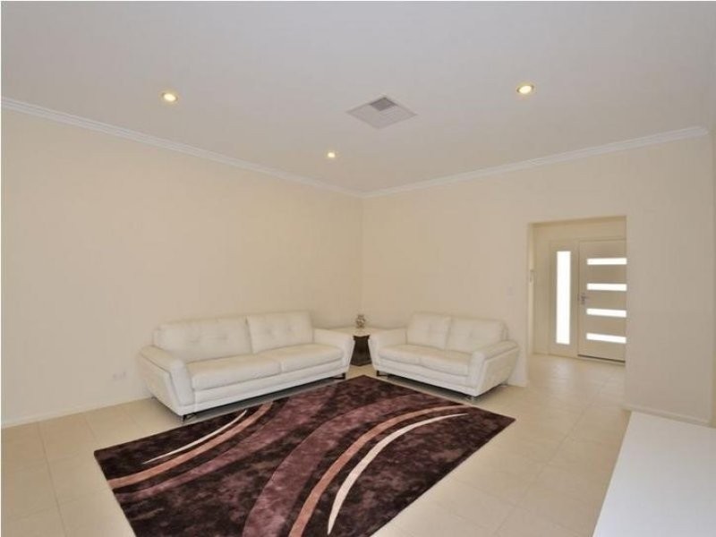 1/45 Harrison Street, Rockingham WA 6168