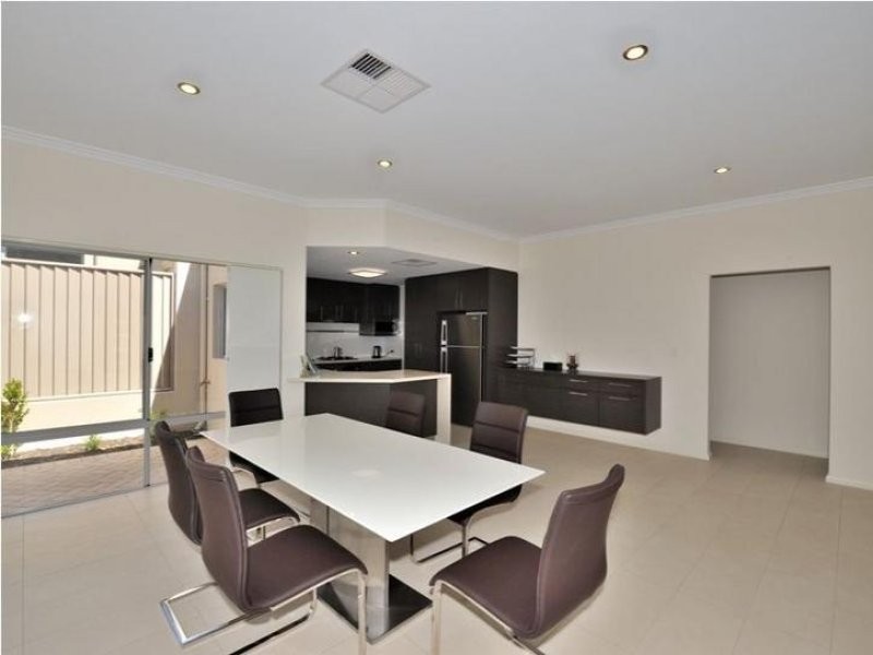 1/45 Harrison Street, Rockingham WA 6168