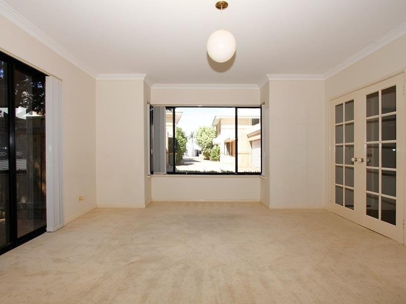 3/12 Lentona Road, Attadale WA 6156