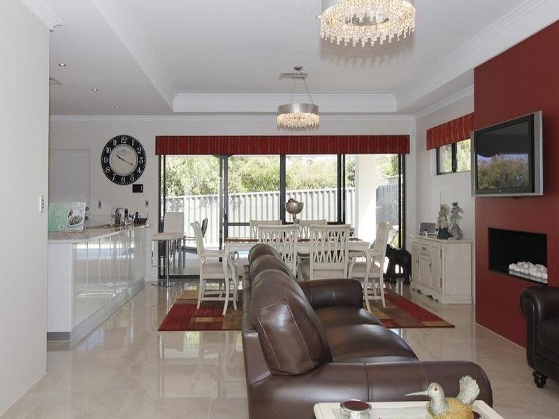 81B Murray Road, Bicton WA 6157