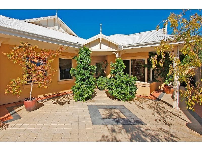 34A Pembroke Street, Bicton WA 6157