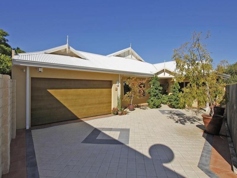 34A Pembroke Street, Bicton WA 6157