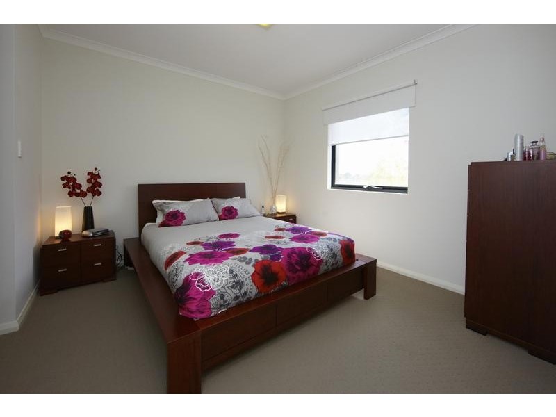 27/2 Stockton Bend, Cockburn Central WA 6164