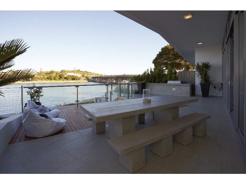 RS5/2 Doepel Street, North Fremantle WA 6159