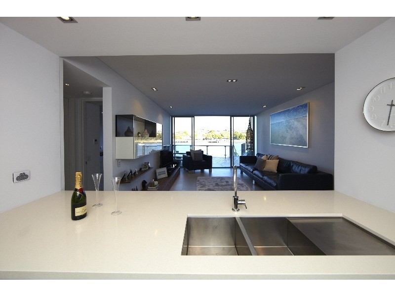 RS5/2 Doepel Street, North Fremantle WA 6159