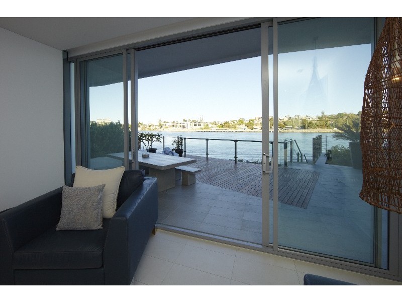 RS5/2 Doepel Street, North Fremantle WA 6159